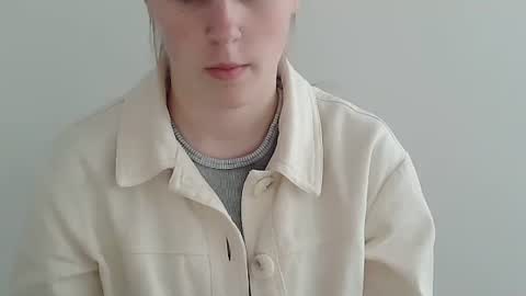 Snapshot of love_vivian chatting on 7, 11, 2025 Vivian online show from 7, 11, 2025