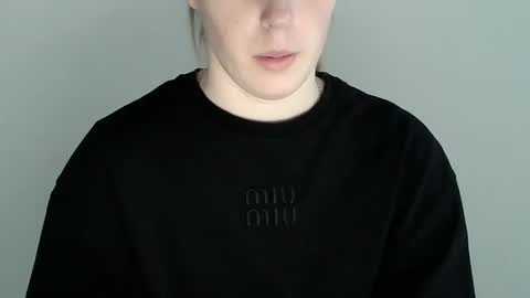 Snapshot of love_vivian chatting on 11, 11, 2025 Vivian online show from 11, 11, 2025