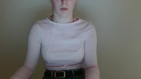 Vivian online show from 16, 4, 2026