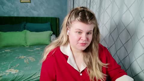 Snapshot of love_wiggy18 chatting on 26, 12, 2024 Ally online show from 26, 12, 2024