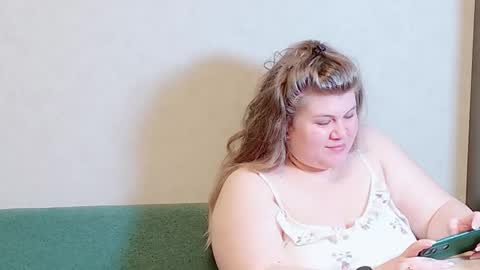 Snapshot of love_wiggy18 chatting on 25, 2, 2025 Ally online show from 25, 2, 2025