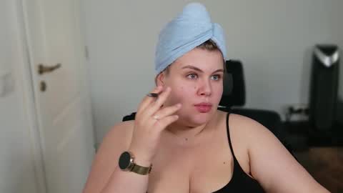 Snapshot of love_wiggy18 chatting on 19, 9, 2025 Ally online show from 19, 9, 2025