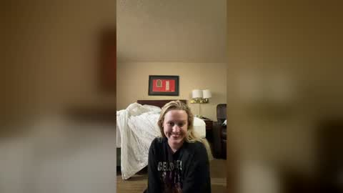 Snapshot of loveclaireelise chatting on 7, 8, 2026 loveclaireelise online show from 7, 8, 2026