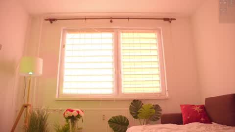 Snapshot of lovellynelly chatting on 18, 11, 2025 Nelly online show from 18, 11, 2025