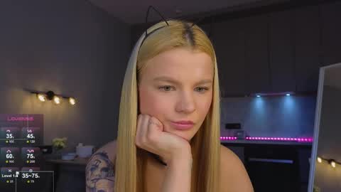 Snapshot of lovely_babyy chatting on 16, 5, 2026 Jenny online show from 16, 5, 2026