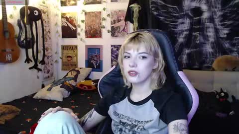 Snapshot of lovely_cass chatting on 17, 7, 2026 Cassie online show from 17, 7, 2026