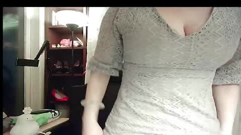 Snapshot of lovely_dana chatting on 24, 11, 2025 DANA KIM online show from 24, 11, 2025