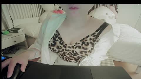 Snapshot of lovely_dana chatting on 25, 3, 2026 DANA KIM online show from 25, 3, 2026