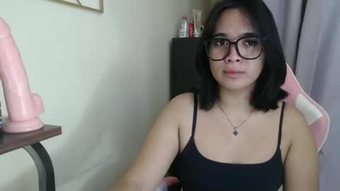 Snapshot of lovely_kurtny04 chatting on 6, 11, 2025 LOVE online show from 6, 11, 2025