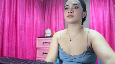 Snapshot of lovely_kurtny04 chatting on 4, 12, 2025 LOVE online show from 4, 12, 2025