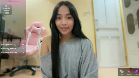 lovely_leah23 online show from 18, 4, 2026