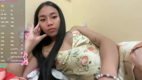 lovely_leah23 online show from 26, 4, 2026