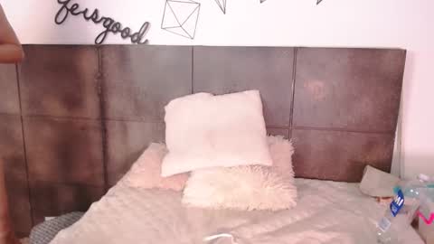 Snapshot of lovely_secret chatting on 12, 11, 2025 Hi guys online show from 12, 11, 2025