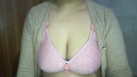 Snapshot of lovely_sweet_girl chatting on 5, 1, 2025 katrina follow me guys online show from 5, 1, 2025