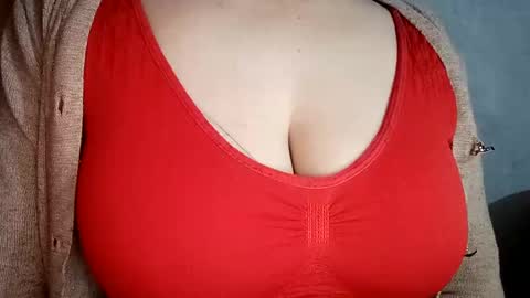 Snapshot of lovely_sweet_girl chatting on 2, 2, 2025 katrina follow me guys online show from 2, 2, 2025