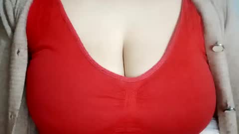 Snapshot of lovely_sweet_girl chatting on 5, 3, 2025 katrina follow me guys online show from 5, 3, 2025