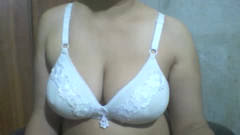 Snapshot of lovely_sweet_girl chatting on 25, 10, 2025 katrina follow me guys online show from 25, 10, 2025