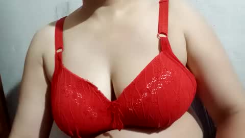 Snapshot of lovely_sweet_girl chatting on 15, 5, 2026 katrina follow me guys online show from 15, 5, 2026