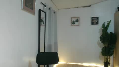 Snapshot of lovelyalice23 chatting on 16, 2, 2025 alice online show from 16, 2, 2025