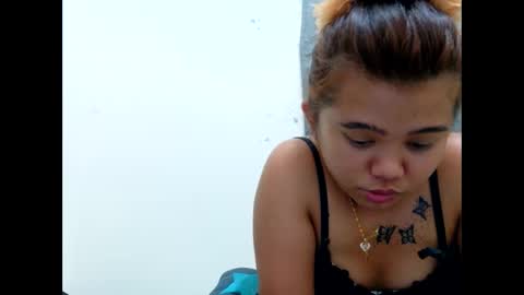 lovelyasian_babe online show from 12, 4, 2026