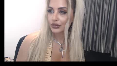 Snapshot of lovelyblondyxxx chatting on 13, 2, 2025 PrAllinXXXa online show from 13, 2, 2025