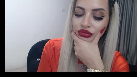 Snapshot of lovelyblondyxxx chatting on 15, 2, 2025 PrAllinXXXa online show from 15, 2, 2025