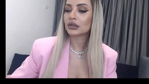 Snapshot of lovelyblondyxxx chatting on 16, 2, 2025 PrAllinXXXa online show from 16, 2, 2025