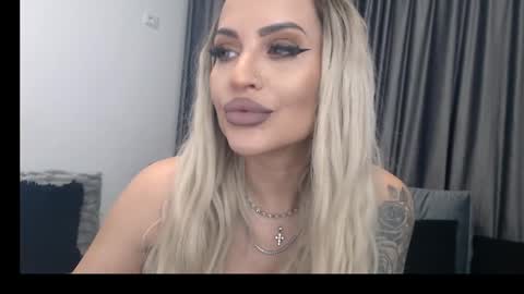 Snapshot of lovelyblondyxxx chatting on 28, 2, 2025 PrAllinXXXa online show from 28, 2, 2025