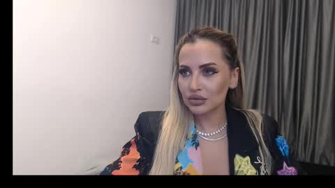 Snapshot of lovelyblondyxxx chatting on 4, 3, 2025 PrAllinXXXa online show from 4, 3, 2025