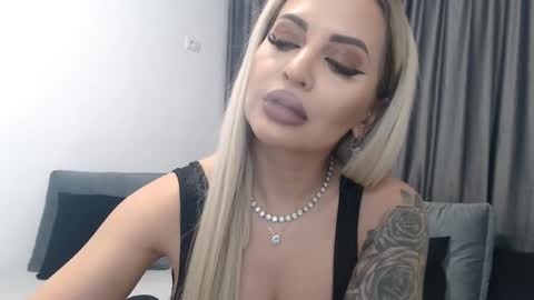 Snapshot of lovelyblondyxxx chatting on 11, 3, 2025 PrAllinXXXa online show from 11, 3, 2025