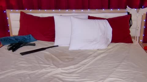 Snapshot of lovelycaroline_ chatting on 10, 3, 2025 Caroline online show from 10, 3, 2025