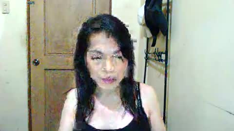 Snapshot of lovelykimts32 chatting on 10, 11, 2025 lovelykimts32 online show from 10, 11, 2025