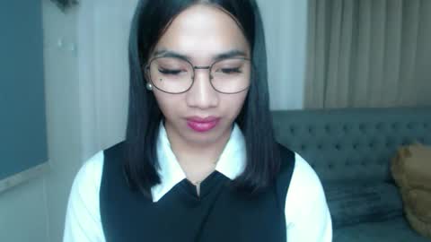 lovelymae18 online show from 25, 3, 2026