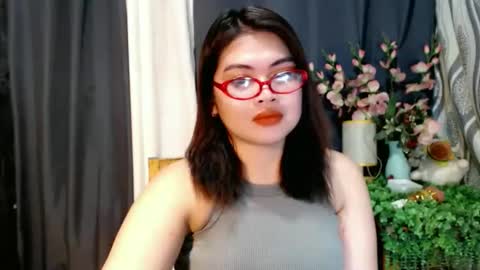 Snapshot of lovelyrhean chatting on 4, 11, 2025 Rhean online show from 4, 11, 2025