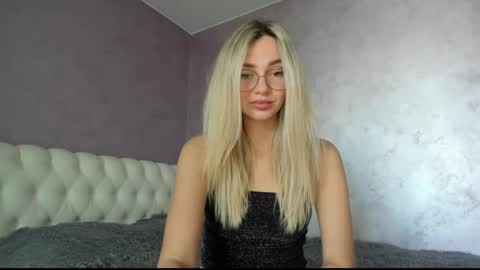 Lovely Rose online show from 7, 3, 2025