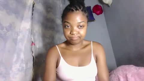 Snapshot of lovemarie08 chatting on 14, 4, 2026 lovemarie08 online show from 14, 4, 2026