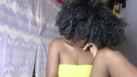 Snapshot of lovemarie08 chatting on 28, 4, 2026 lovemarie08 online show from 28, 4, 2026