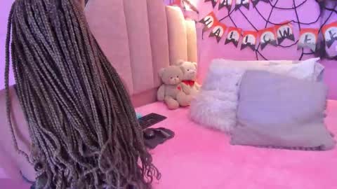 L O V E  online show from 4, 11, 2025