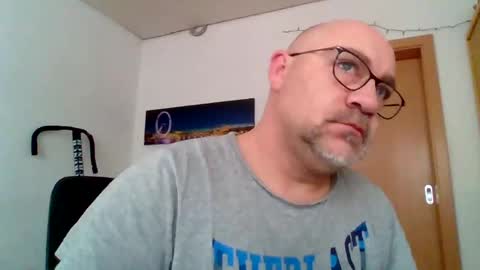 lover010983 online show from 12, 3, 2025