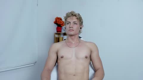 Snapshot of lover_fitnessboy chatting on 23, 9, 2025 kevin online show from 23, 9, 2025