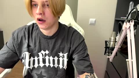 Snapshot of loverria chatting on 3, 4, 2026 loverria online show from 3, 4, 2026