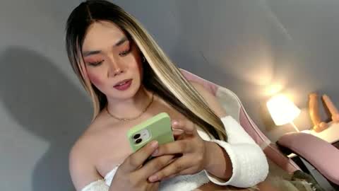 Snapshot of lovers_moon22 chatting on 12, 12, 2024 lovers moon22 online show from 12, 12, 2024