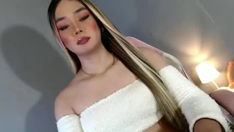 Snapshot of lovers_moon22 chatting on 12, 12, 2024 lovers moon22 online show from 12, 12, 2024