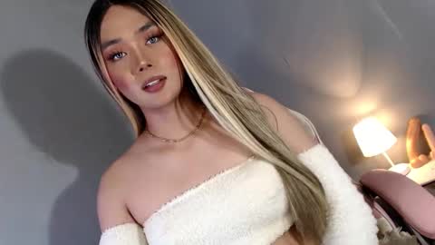 Snapshot of lovers_moon22 chatting on 6, 1, 2025 lovers moon22 online show from 6, 1, 2025