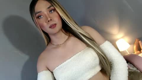 Snapshot of lovers_moon22 chatting on 7, 1, 2025 lovers moon22 online show from 7, 1, 2025