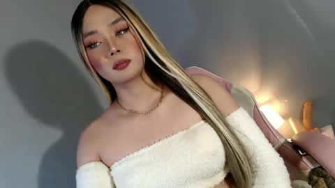 Snapshot of lovers_moon22 chatting on 11, 1, 2025 lovers moon22 online show from 11, 1, 2025