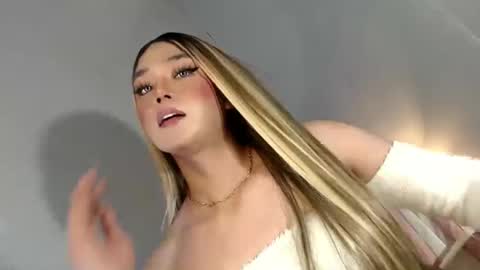 Snapshot of lovers_moon22 chatting on 18, 1, 2025 lovers moon22 online show from 18, 1, 2025