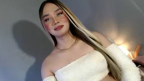 Snapshot of lovers_moon22 chatting on 1, 2, 2025 lovers moon22 online show from 1, 2, 2025