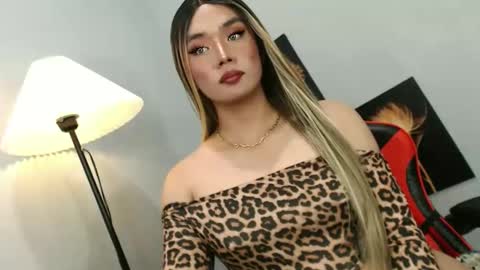 Snapshot of lovers_moon22 chatting on 6, 10, 2025 lovers moon22 online show from 6, 10, 2025