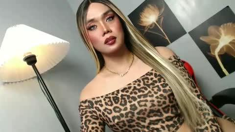 Snapshot of lovers_moon22 chatting on 16, 11, 2025 lovers moon22 online show from 16, 11, 2025